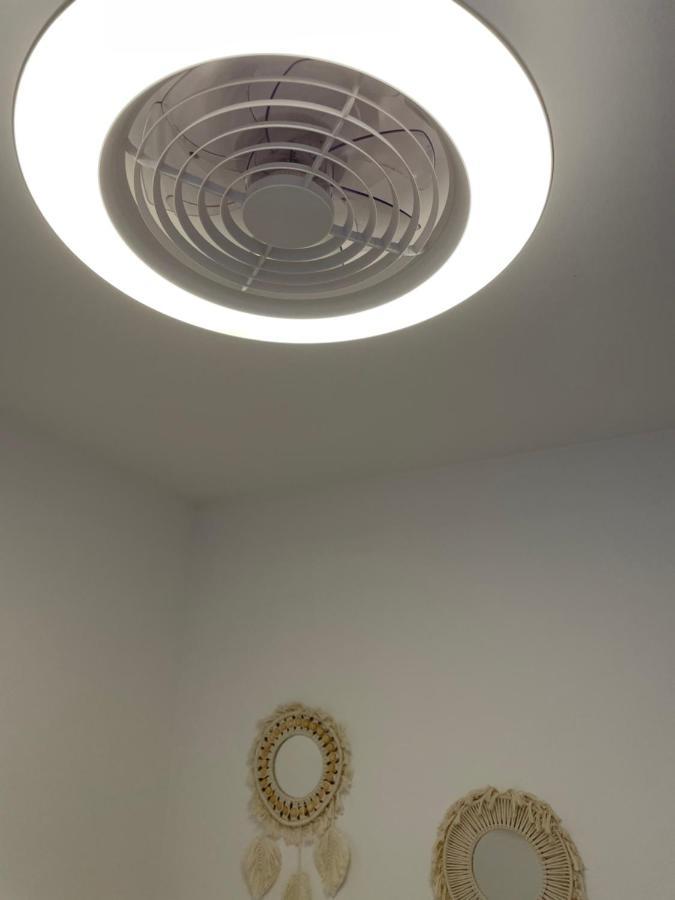 אמפוריבראבה Apartamento Vistas Al Mar Aire Acondicionado Wifi מראה חיצוני תמונה
