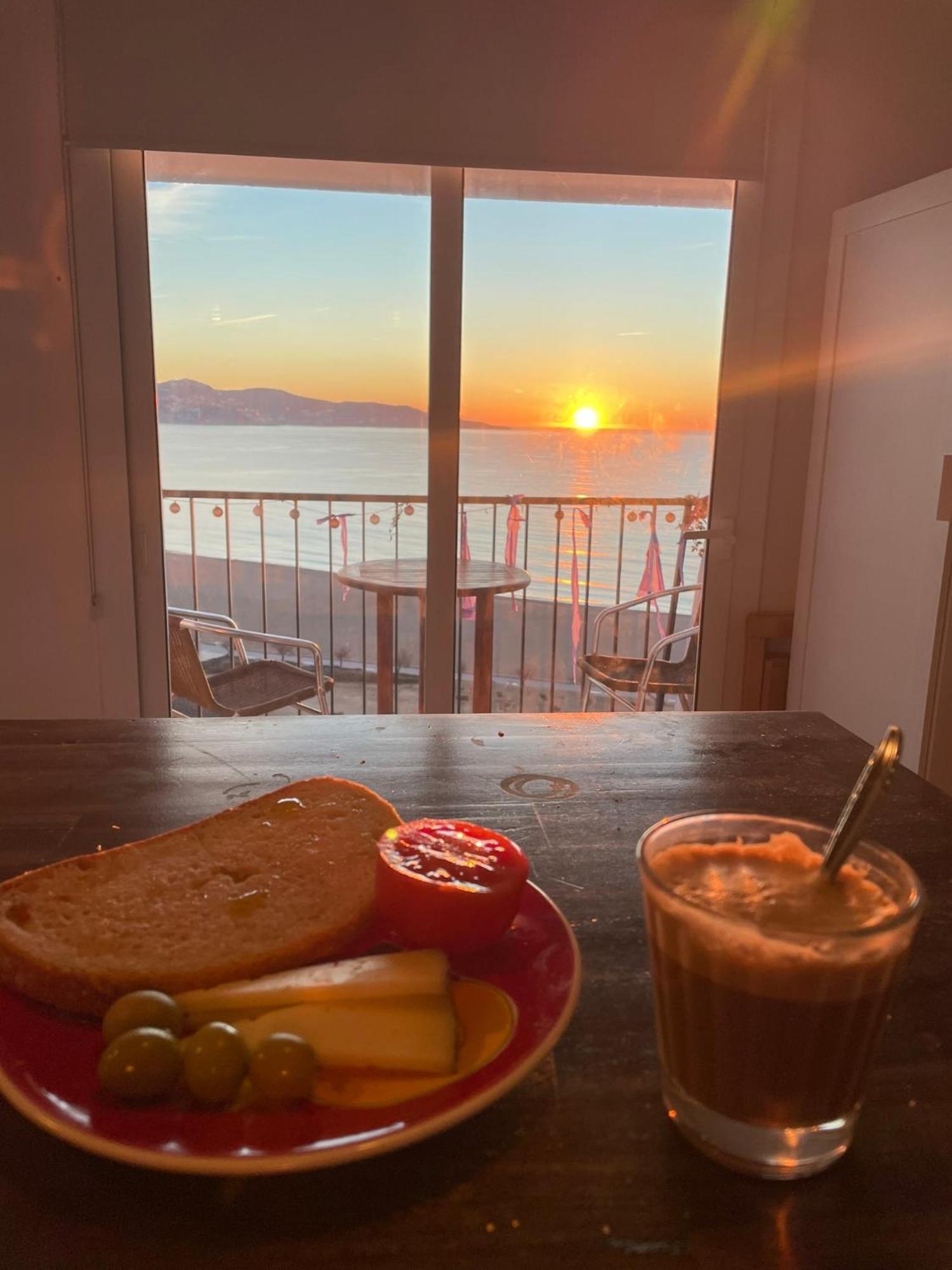 אמפוריבראבה Apartamento Vistas Al Mar Aire Acondicionado Wifi מראה חיצוני תמונה